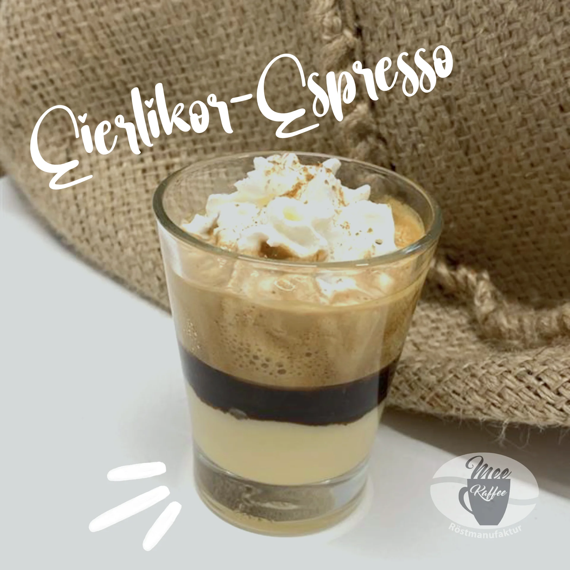 Foto eines Espresso mit Eierlikör und Sahne. Nicht nur ein schönes Bild, sondern auch ein herrlich aromatischer Röstkaffee