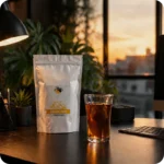 Assam Chai Schwarztee von MEE KAFFEE in verschiedenen Zubereitungsarten – als würziger Heißtee, cremiger Chai Latte oder erfrischender Eistee genießbar